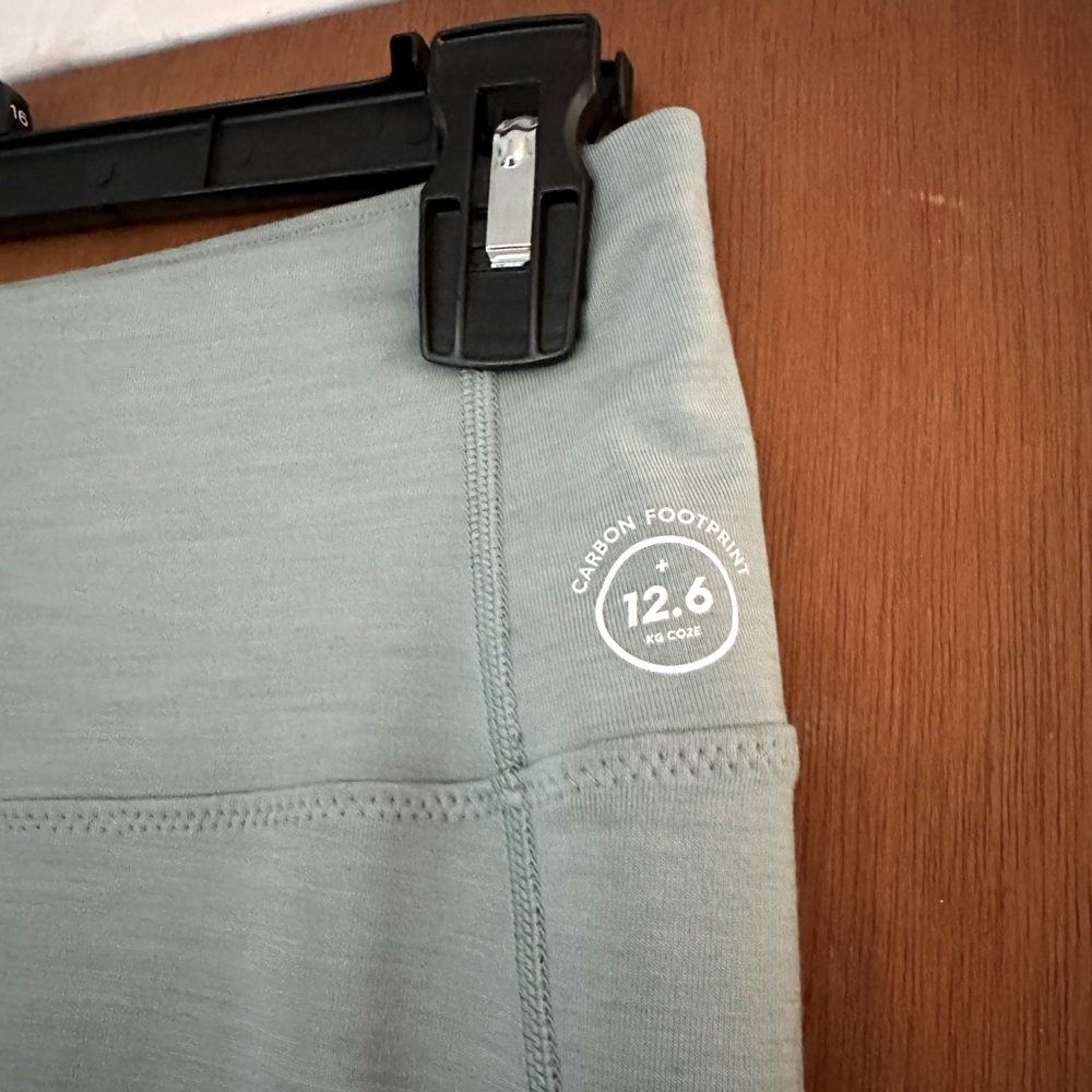 Allbirds natural flow leggings, size M. - Picture 2 of 6